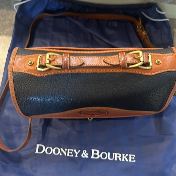 Dooney and bourke vintage crossbody - Picture 2 of 10